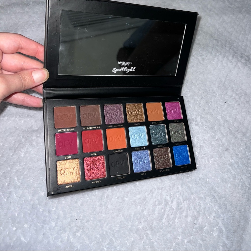 Eyeshadow palette